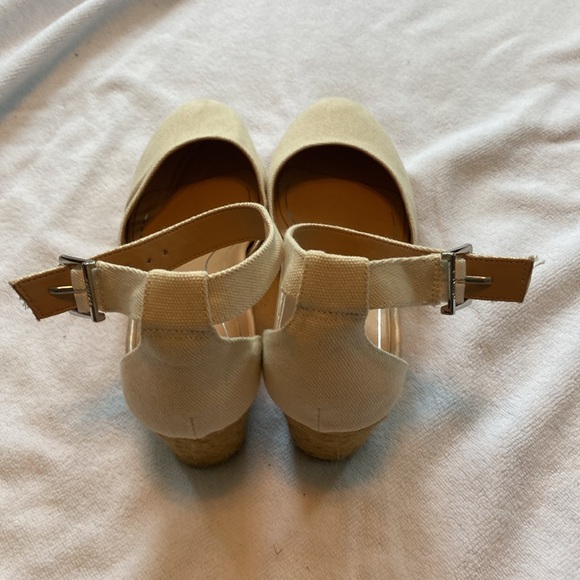 Vionic Wedge Shoes - Picture 4 of 12